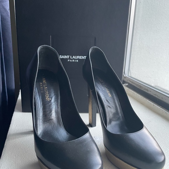 Saint Laurent Shoes - Saint Laurent Black and Gold Ziggy 105 Leather Pumps